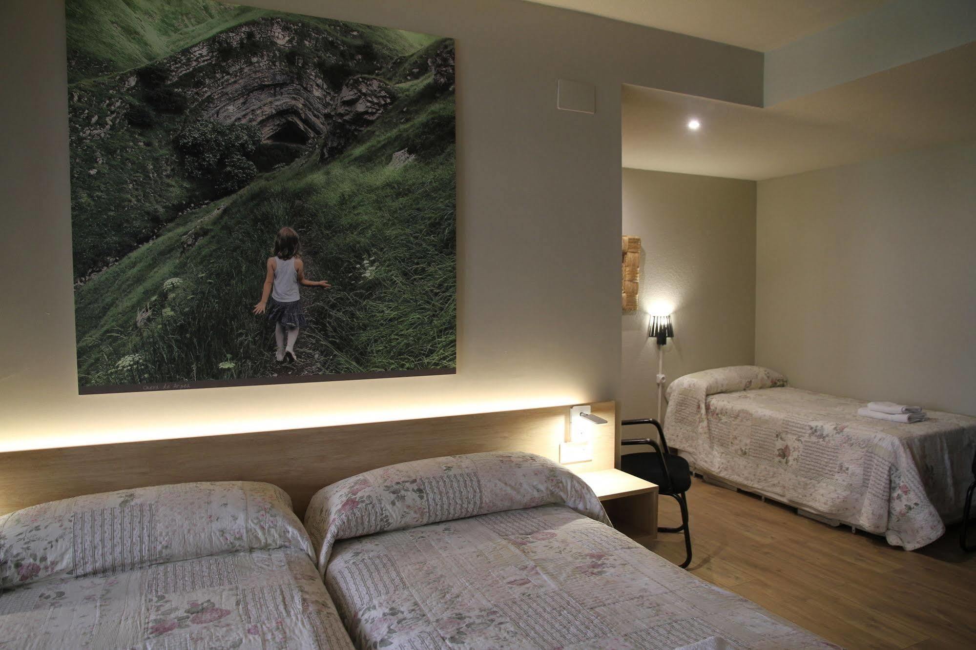 Alojamientos Acella ปัมโปลนา ภายนอก รูปภาพ